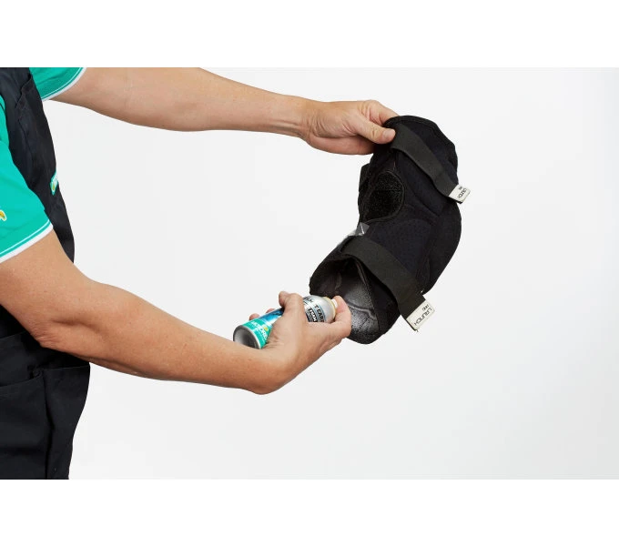 Motorex Helmet Care Spray Reinigungsschaum 5 Motorex Helmet Care Spray Reinigungsschaum – Bild 3